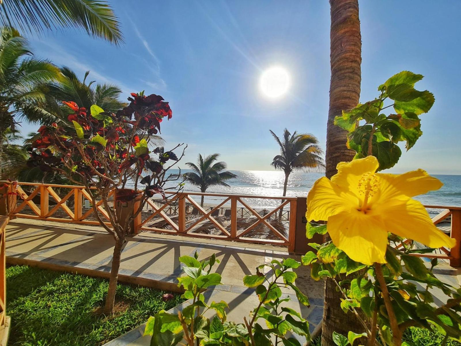 Mancora Beach Hotel (Adults Only) Buitenkant foto